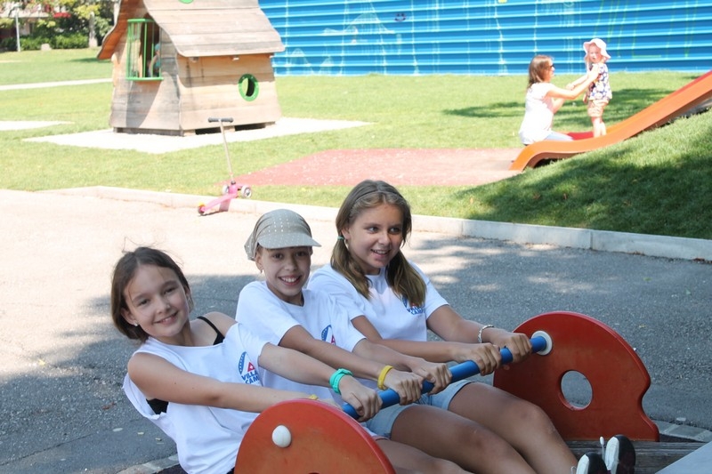 Village Camps International Summer Camp Leysin, Switzerland 2025-08-09 https://www.villagecamps.com/journals_admin/images/695-10-yellowgreenies (23).jpg